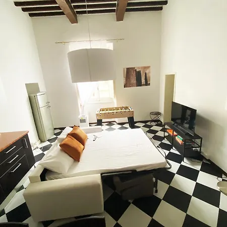 52cento Apts 아레초