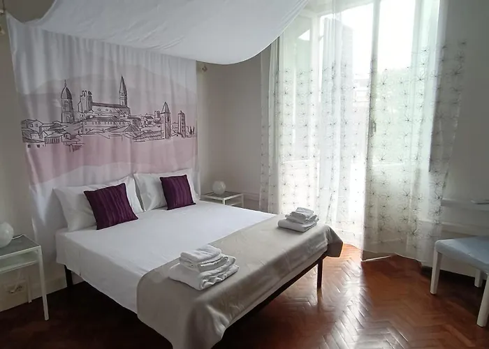 52cento Apts アパート